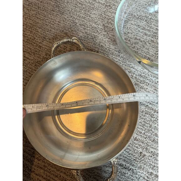 Sheffield silverplated chafing dish with 1.5 quart Pyrex bowl. - Picture 8 of 15